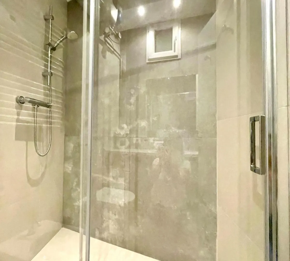 Apartment Le Cap, Beau Trois Pieces Au Coeur De La Vieille Ville Menton